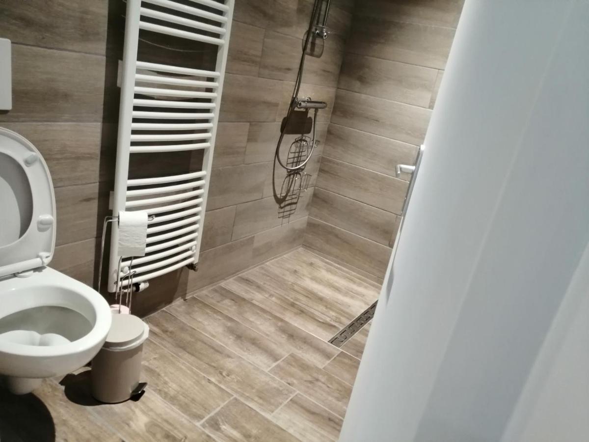 Chez Fabrice Bed and Breakfast Le Pertuis Εξωτερικό φωτογραφία