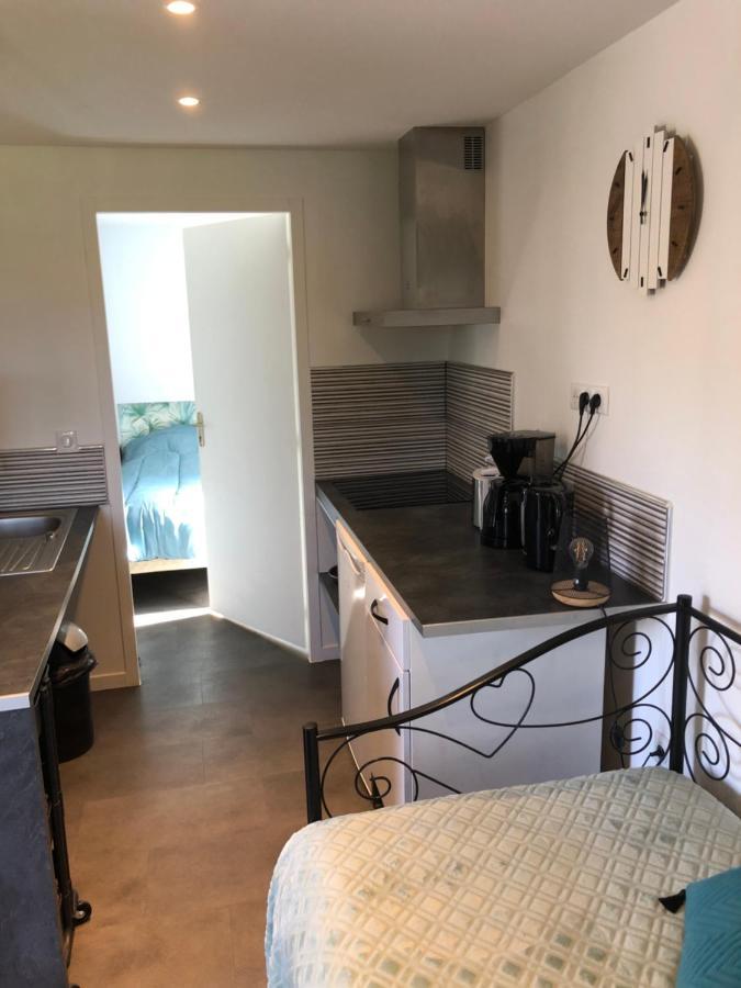 Chez Fabrice Bed and Breakfast Le Pertuis Εξωτερικό φωτογραφία